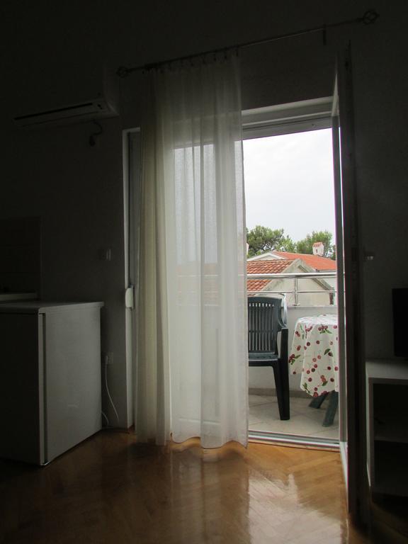 Apartmani I Sobe Grga Starigrad Paklenica Pokój zdjęcie