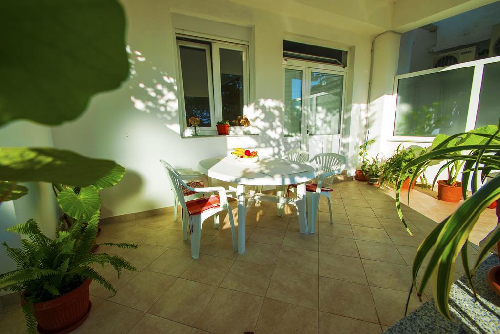 Apartmani I Sobe Grga Starigrad Paklenica Zewnętrze zdjęcie