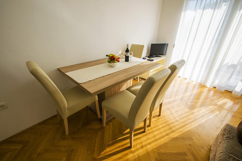 Apartmani I Sobe Grga Starigrad Paklenica Zewnętrze zdjęcie